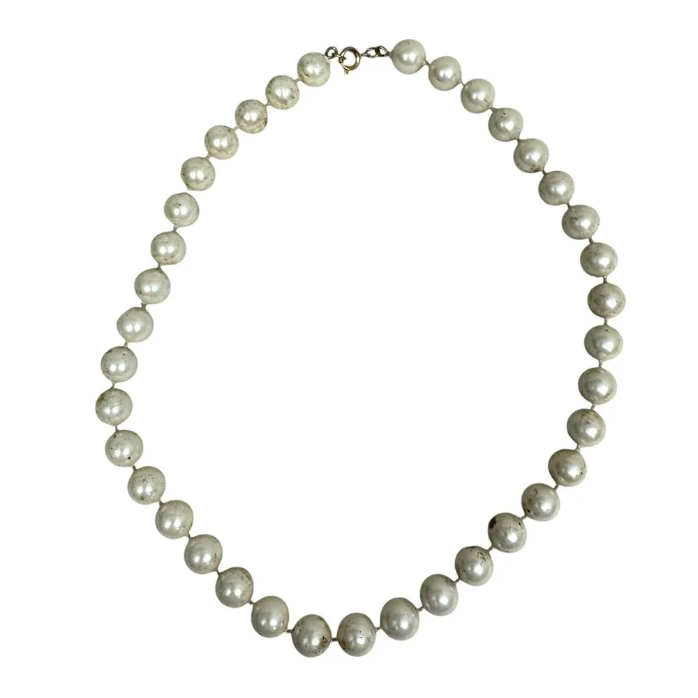 Vintage Classic Faux Pearl Necklace Cream Speckled Colored Costume Jewelry 18 in